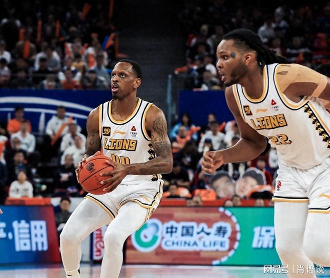 开云体育官方网站-包含关键时刻CBA季后赛传出新动向；密尔沃基雄鹿豪取连胜；管理层表态：压力陡增；资深球员宣示担当的词条