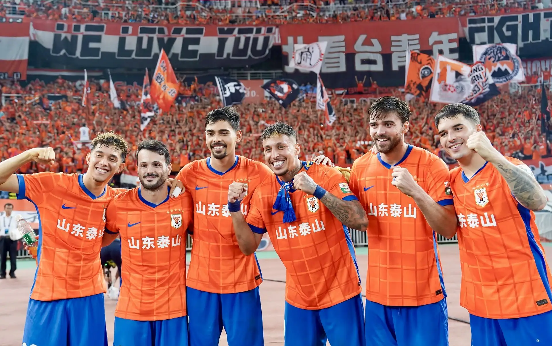 开云体育官方网站-法甲窗口期再迎强敌，山东泰山官宣签约，主帅态度——态度坚定，纪律约束更严格的简单介绍