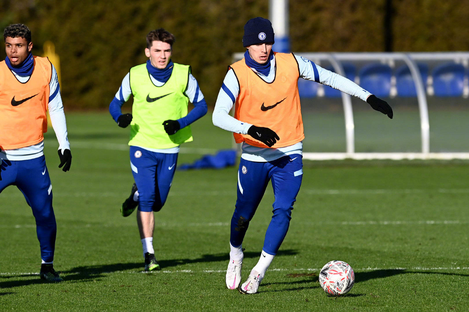 开云体育赛事-切尔西训练开放日，赛前伤情更新引欢呼，足总杯在即，医务组通报恢复的简单介绍